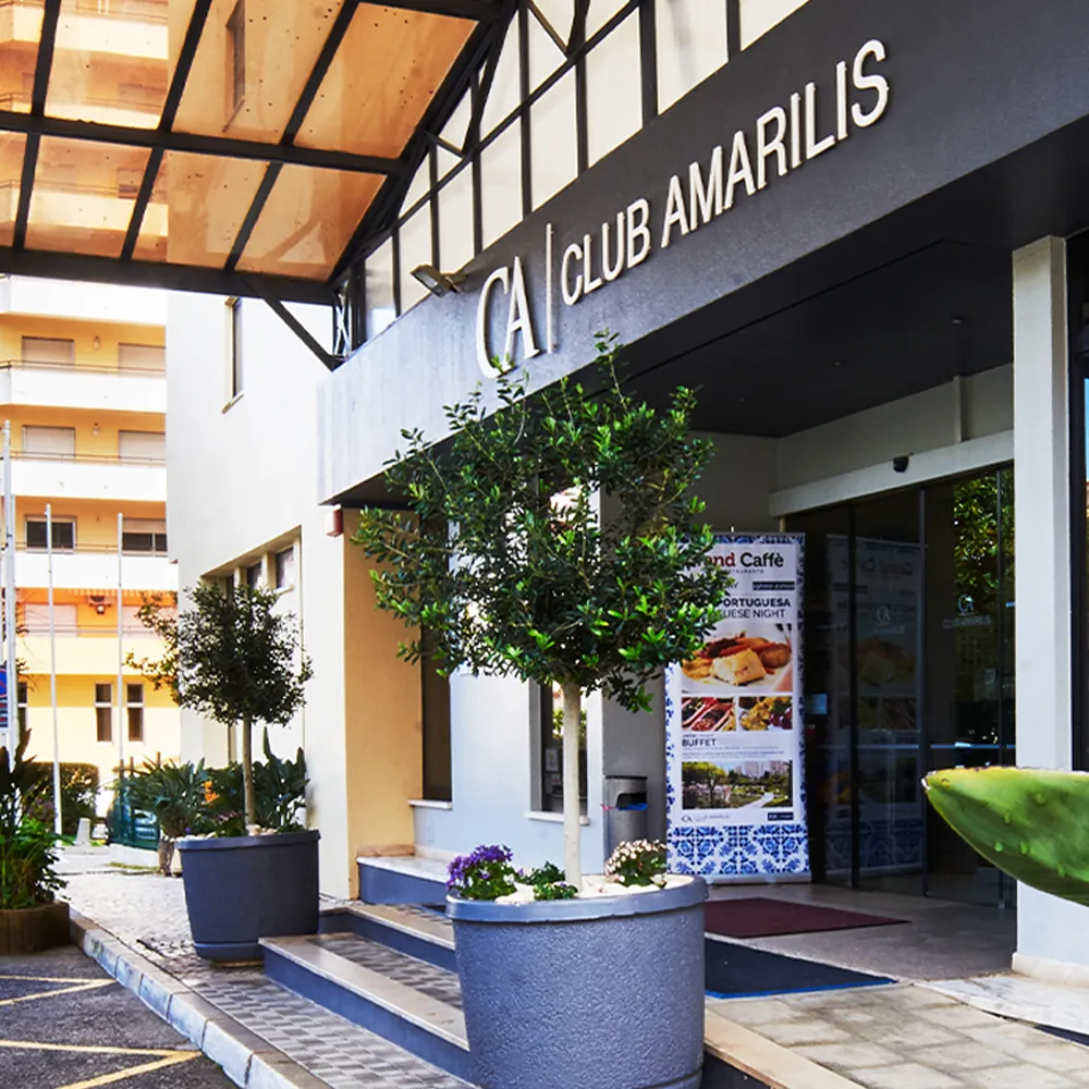 Entrée principale du Club Amarilis