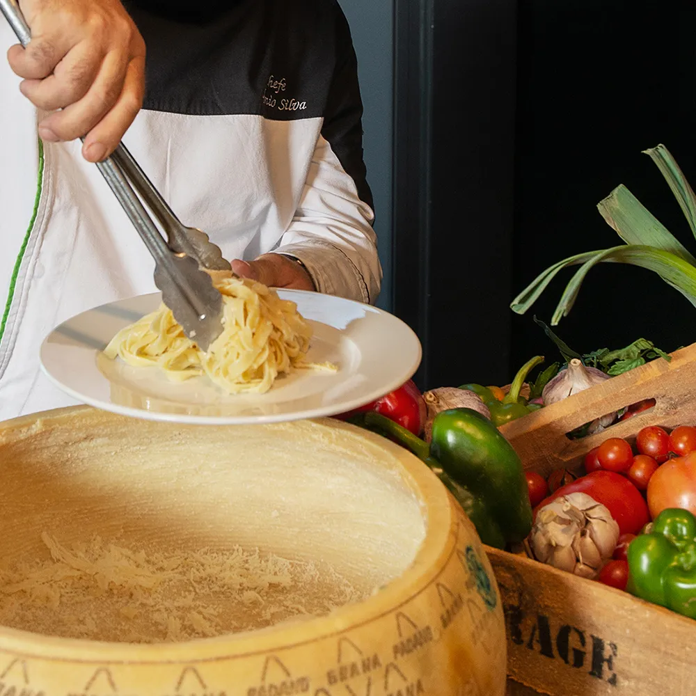 Jantar buffet - pasta com Grana Padano